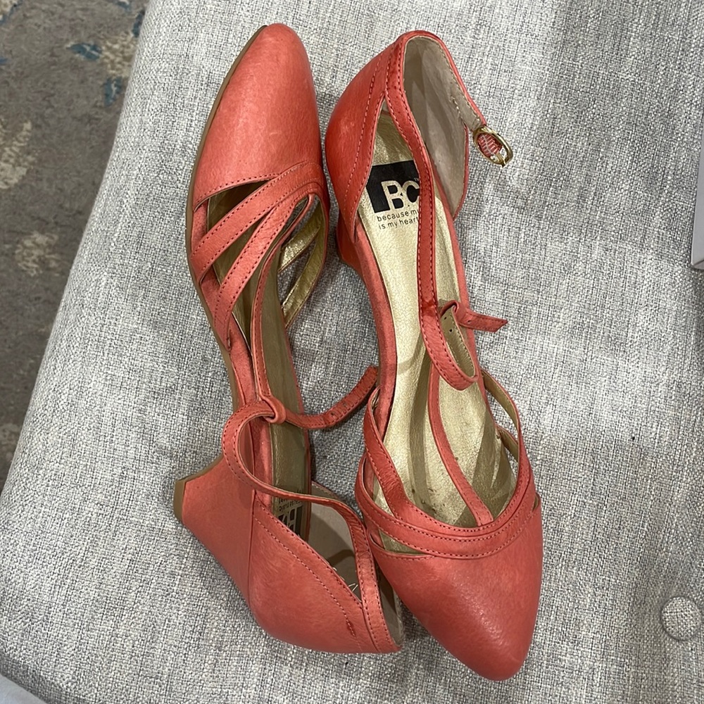Kitten heel pink shoes with ankle strap